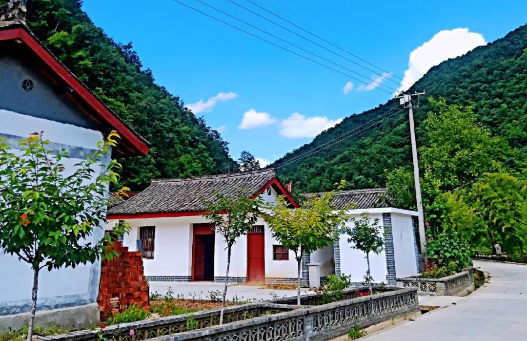 補足發(fā)展短板，推進建設美麗宜居鄉(xiāng)村